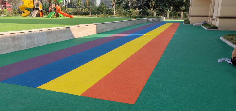 山东奥美佳幼儿园EPDM彩色颗粒塑胶跑道助力幼儿活动安全